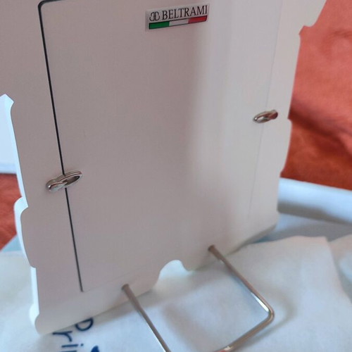 Ασημένια παιδική κορνίζα 9x13 εκ. καινούργια με βάση στήριξης