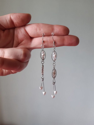 Annika handmade long earrings with white pearls and hearts