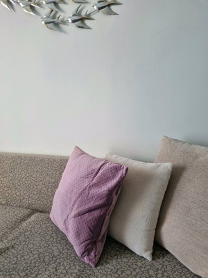Decorative velvet pillowcase lilac like new