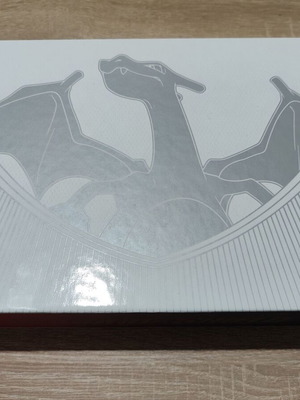 Pokemon Charizard Ultra Premium KOYTI MONO