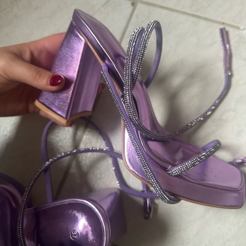 Lilac sandals new with crisscross straps