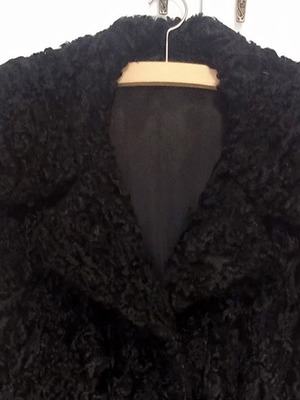 Fur coat black, like new, size L