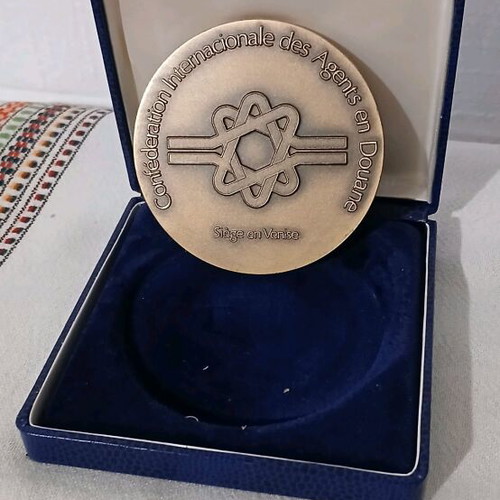 Customs commemorative 8cm used, in luxury case