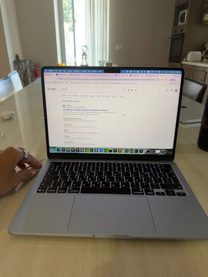 MacBook Air M5 13.6" Sky Blue, 16GB RAM, 1TB SSD, like new