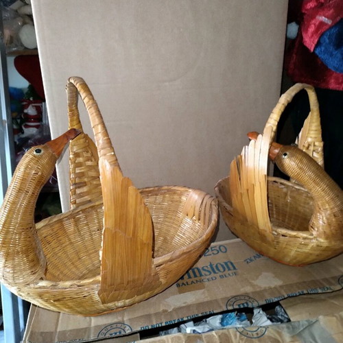 Duck-shaped woven baskets new, pack, bird design