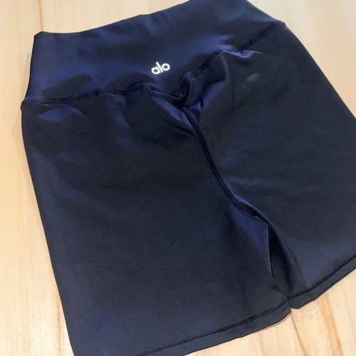 Alo shorts like new, black, size S
