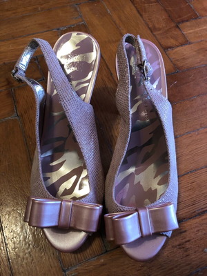 Anne Klein pink leather Peep Toe Heel pumps size 36 used, lightly worn