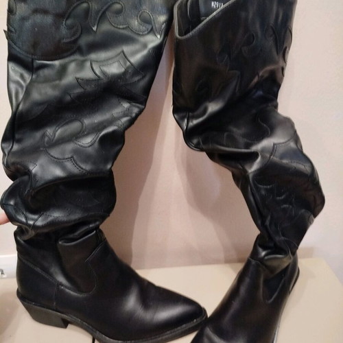 Black tall boots with low heel like new, size 40