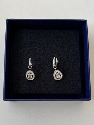Swarovski drop earrings, silver, pavé, round cut