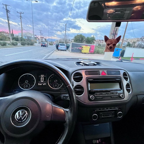 Volkswagen Tiguan 2011 μεταχειρισμένο, βενζίνη, χειροκίνητο, μαύρο SUV