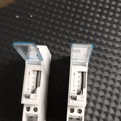 Hager EH011 rail timer with backup