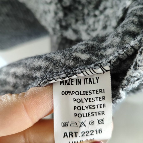 Knitted sleeveless sweater new, gray, one size