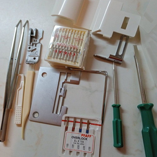 Pfaff Coverlock 4772 serger used in excellent condition
