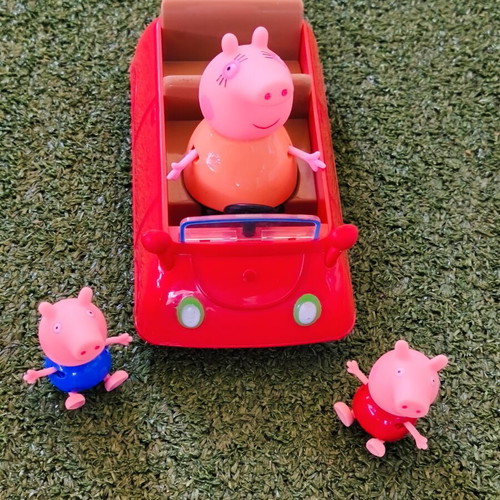 Peppa Pig Car with 3 Collectible Figures like new