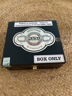 Casa Magna Oscuro Toro колекционерска кутия за пури като нова