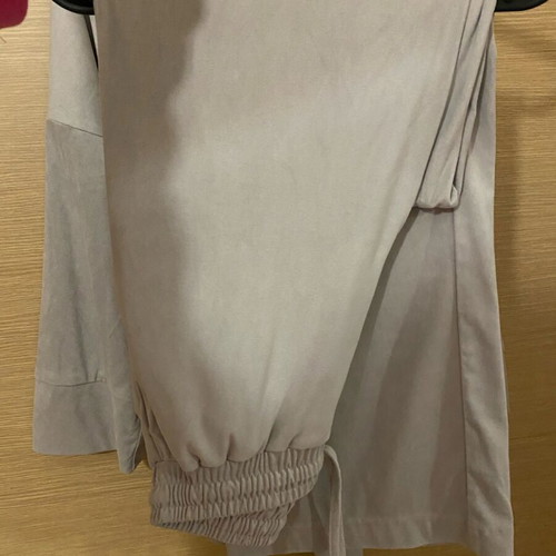 Kiwi kimono set with grey suede pants one size like new