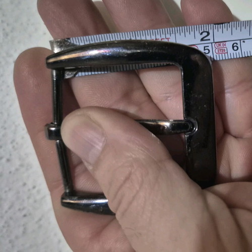 Solid brass belt buckle used, 4 cm, durable construction