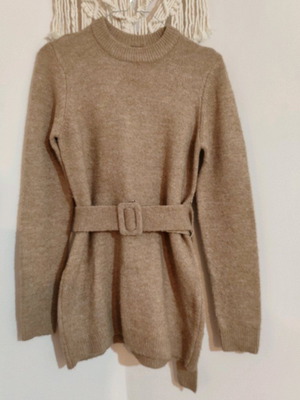 Women's knitted sweater with belt like new, size S-M, beige