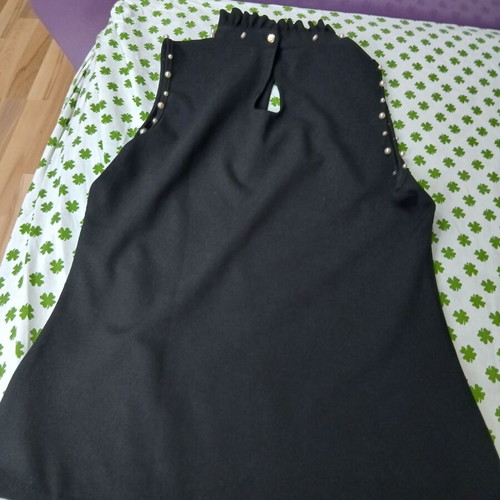 Black women's top and skirt like new, sizes M and L