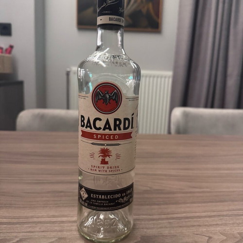 Empty liquor bottles used, pack of 7 pieces