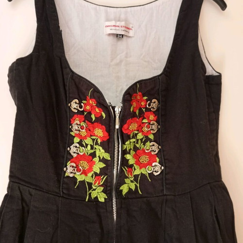 Linen dress black with embroidered flowers like new