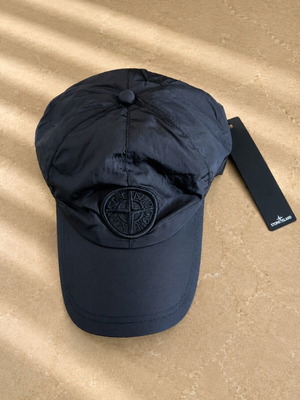 Stone Island καπέλο καινούργιο, μαύρο