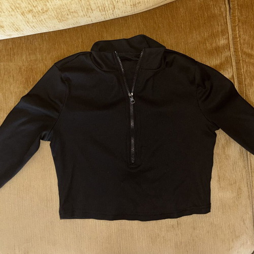 Shein black cropped top with zipper, like new, size M