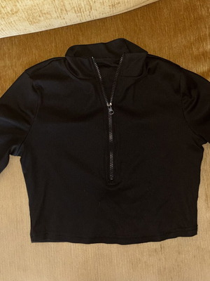 Shein black cropped top with zipper, like new, size M