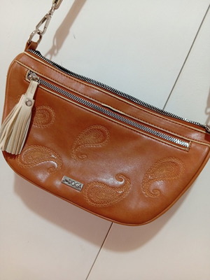 Leather shoulder bag with embossed paisley design, 28.5x15 cm