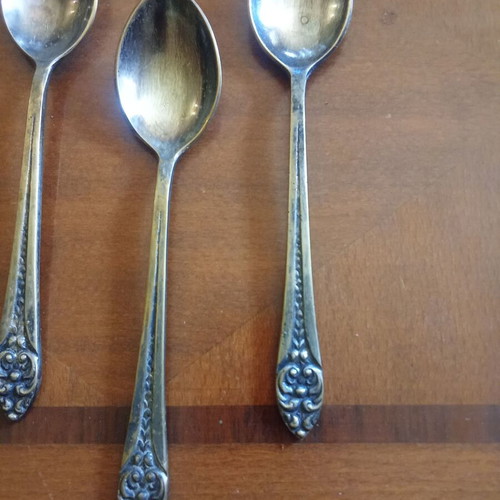 Silver teaspoons, set of six