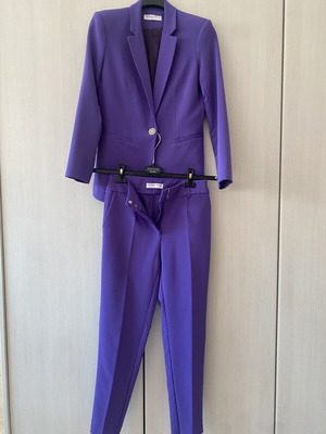 Mind Matter suit like new, purple, small pants and x-small jacket