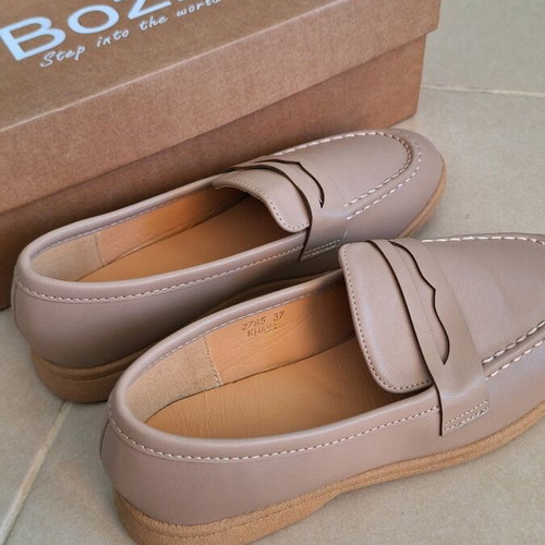 Loafers Bozikis nude new, size 37, beige