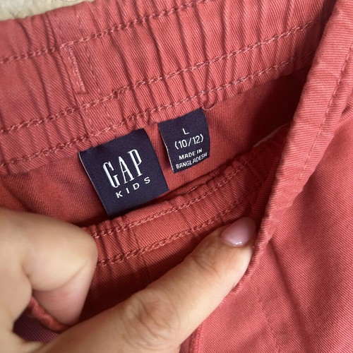 Gap shorts for boys 10-12 years, like new, red