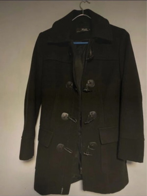 Hype coat used, size M, black