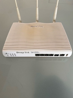 Draytek Vigor 2830n ADSL2 GigaWAN router like new
