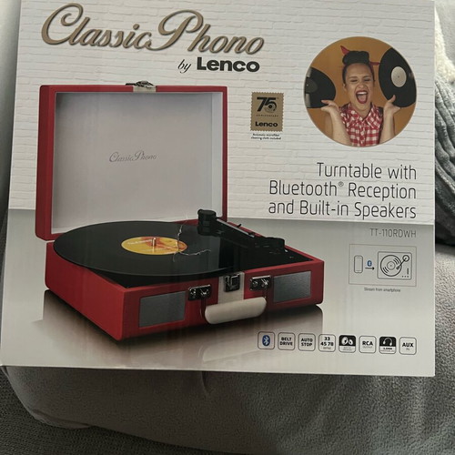 Portable turntable new, suitcase style