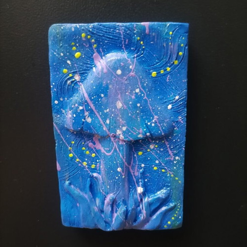 Handmade magnet like new, white cement with acrylics and varnish