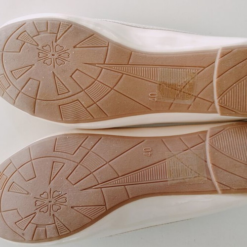 Sweet Shoes beige patent leather ballerinas, size 40