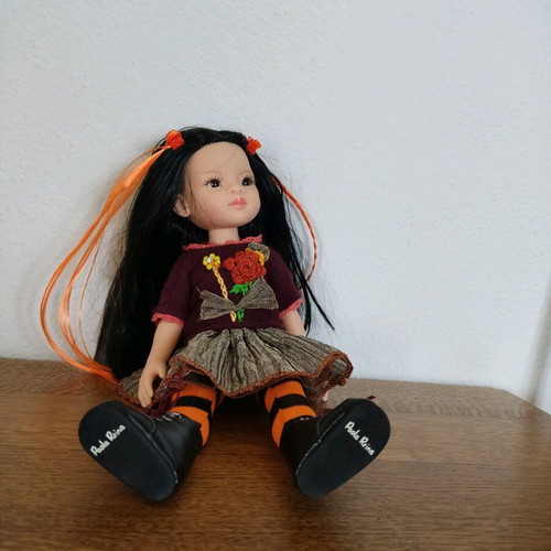 Paola Reina Liu doll new, never played with