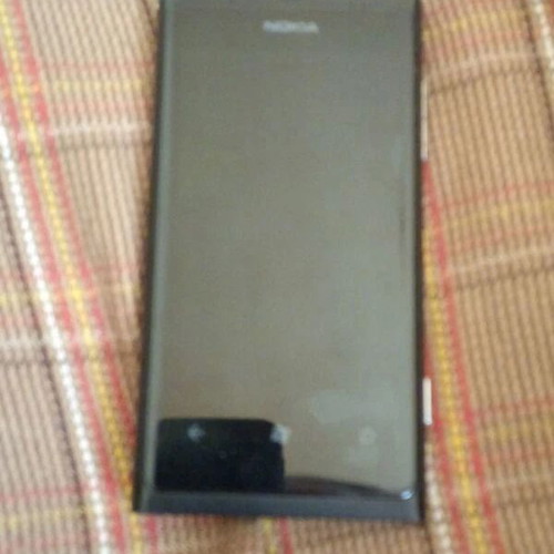 Nokia Lumia 800 used, pack of two non-working for spare parts