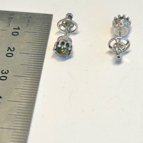 Green opal stud earrings 925 sterling silver new, crown screw back