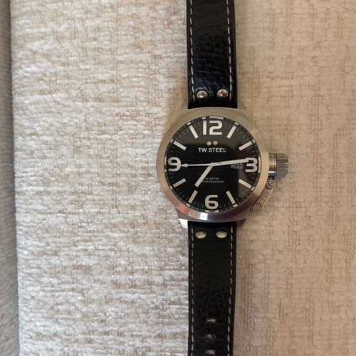 TW Steel Canteen TW2R men's watch with leather strap