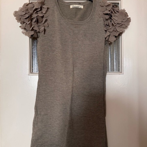 Blouse with pleats like new, 56% wool 25% viscose, beige, size S-M
