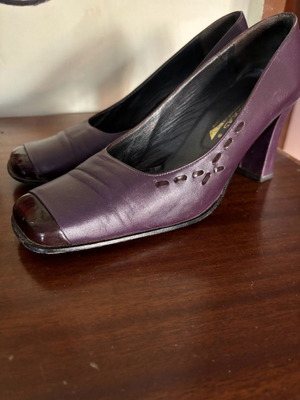 Zorbas leather shoes used, size 40, purple pumps with heel