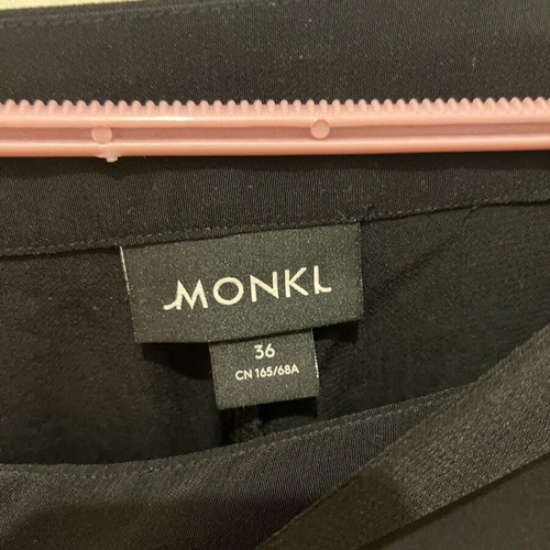 Monki midi black skirt size S/36 like new