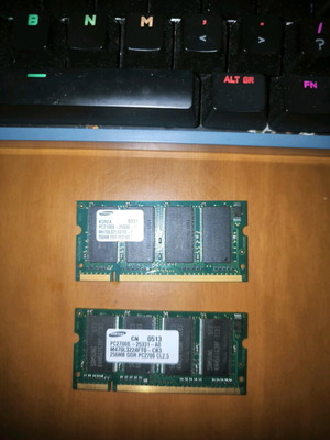 DDR 256MB laptop memory like new, set of 2 modules