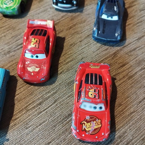 McQueen toy cars set of 8 like new, metal