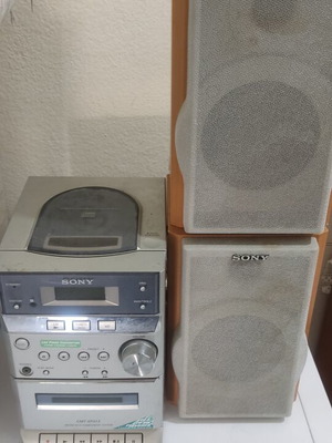 Sony vintage radio and CD player used, cassette not working