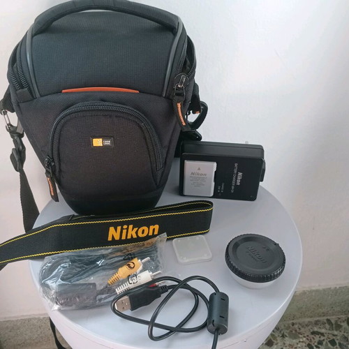 Nikon D5300 DSLR like new with 18-55mm lens