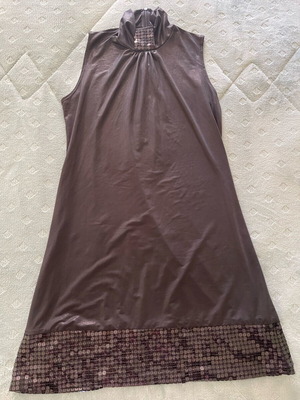 Sleeveless shiny black midi dress with sequins like new, size medium